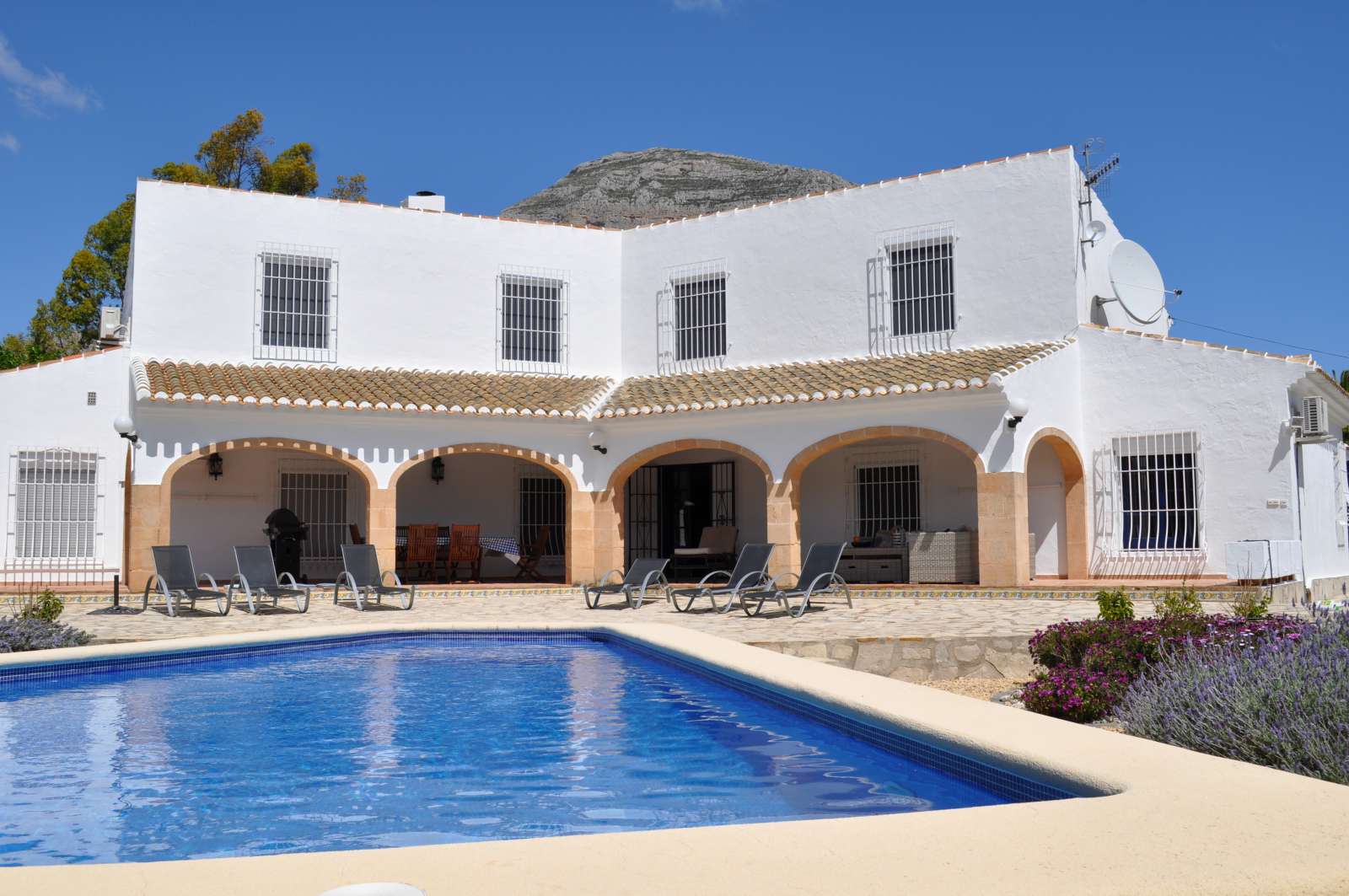 Three well known  Villas  for Larger Parties on the Javea 